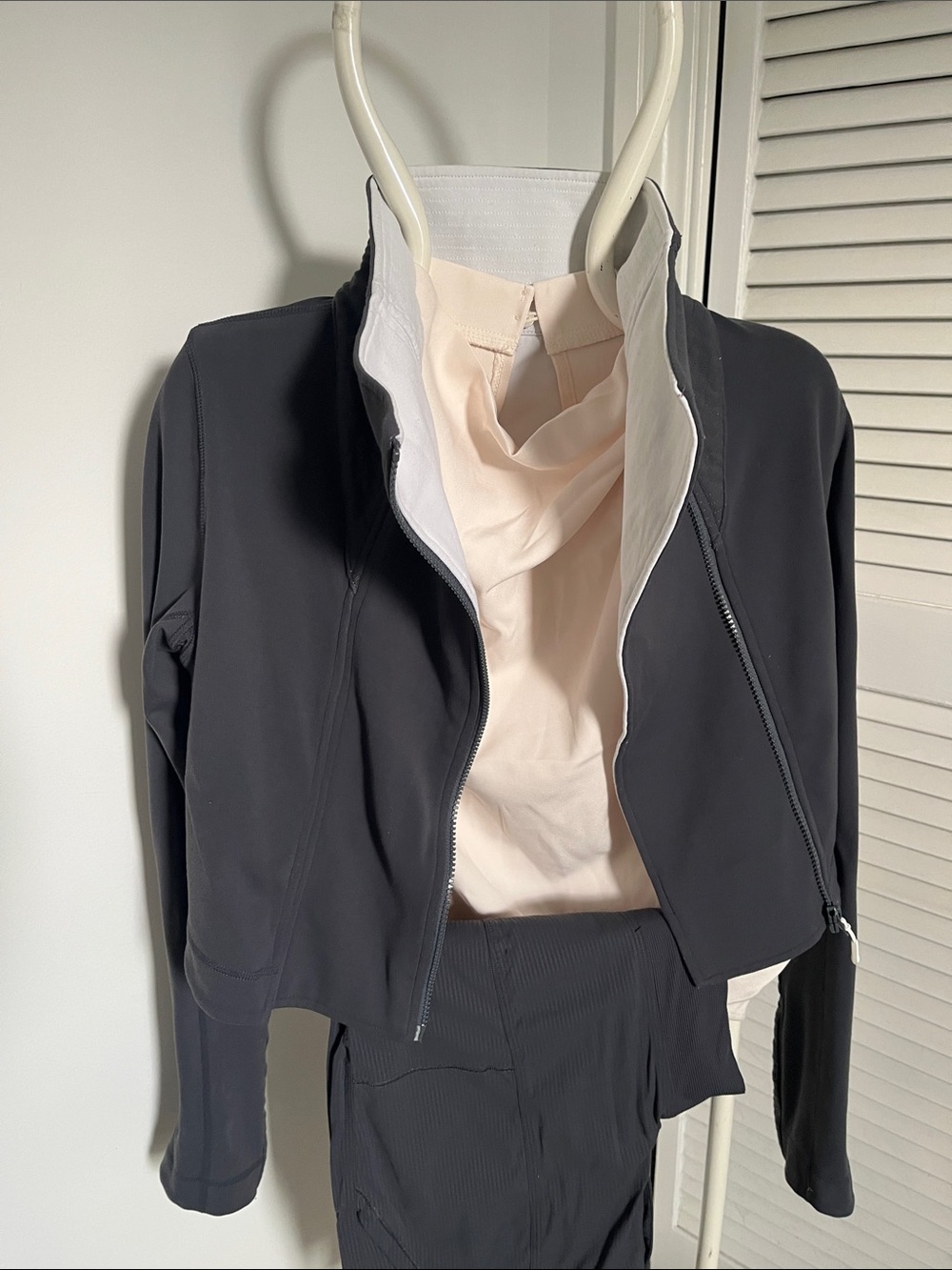 Lululemon (6) Principal Jacket Asymmetrical Zip - Crop